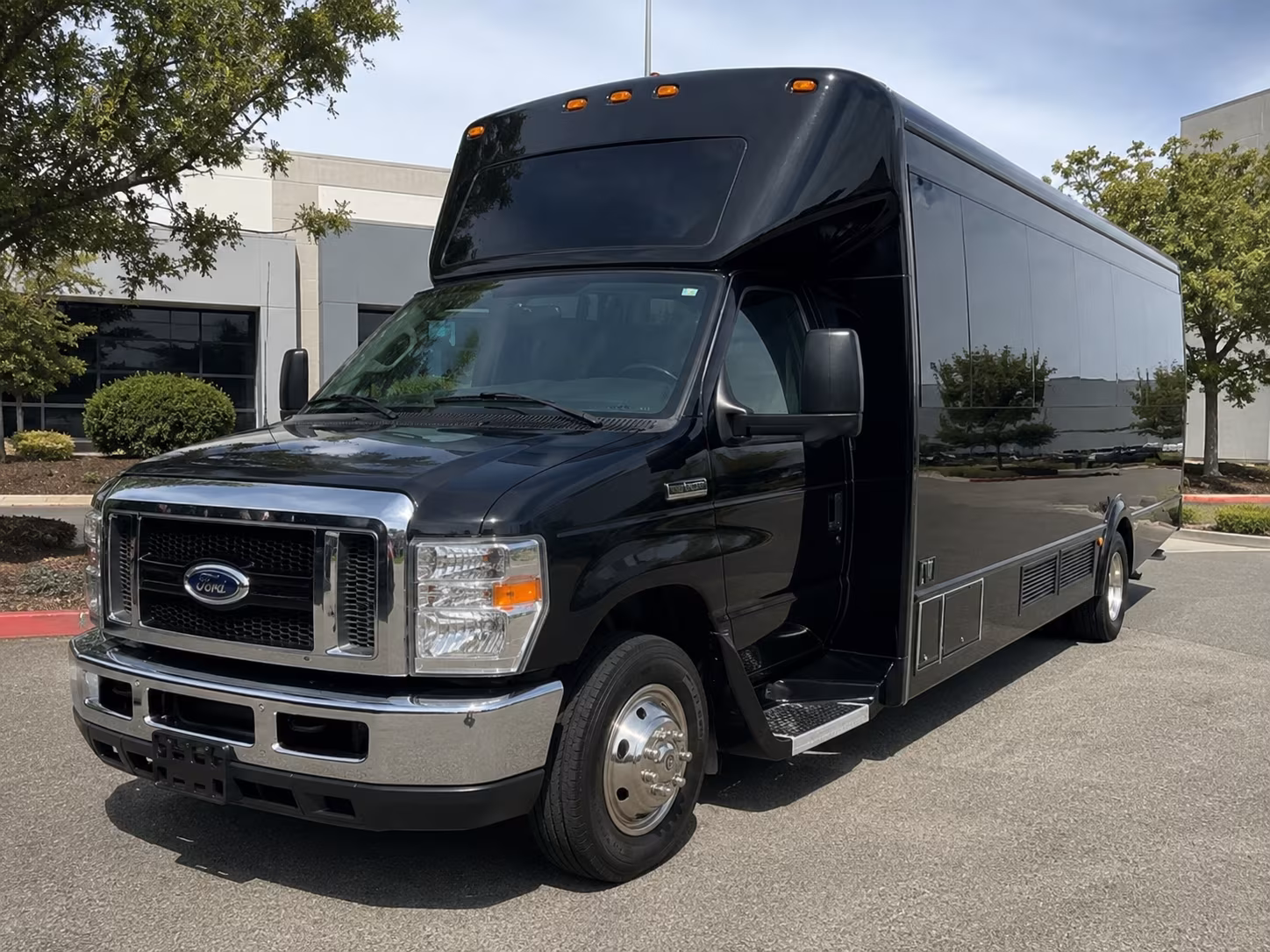 Fontana Birthday, Sweet 16, & Quinceañera Party Bus Rentals