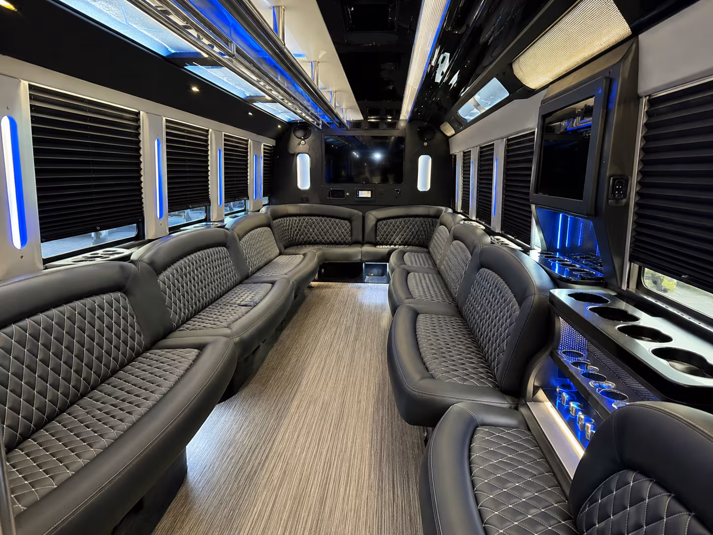 Riverside Winery Tour & Pub Crawl Transportation party bus exterior